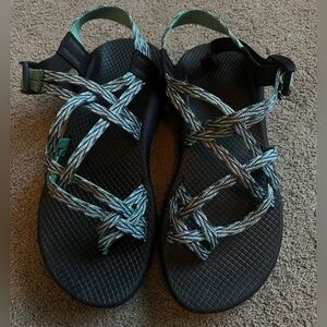Chaco Women’s size 8 Teal & Black Chevron Sandals